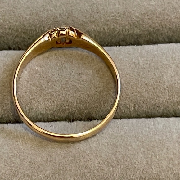 Classic Antique Old Cut Diamond Solitaire approximately .17–.20 Crt. ring size 9 - Picture 4 of 9